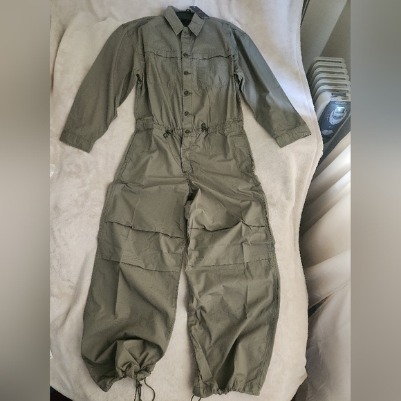 Levi's Parachute Baggy Jumpsuit  Deep Lichen - Green 100 Cotton BNWT - Picture 3 of 16